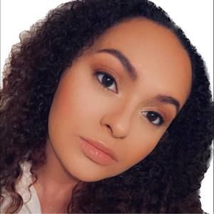 Meet your Posher, Mia